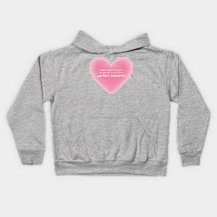 In the moment heart [pink] Kids Hoodie